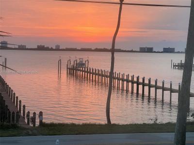 13549 S Indian River Dr, Jensen Beach, Florida 34957, USA