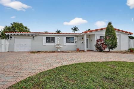 17841 NW 84th Ct, Hialeah, Florida 33015