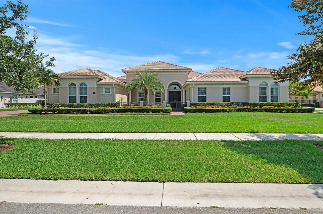 5292 S Sterling Ranch Cir, Davie, Florida 33314