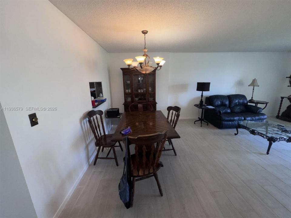 1025 SE 3rd Ave 102, Dania Beach, Florida 33004, Stati Uniti