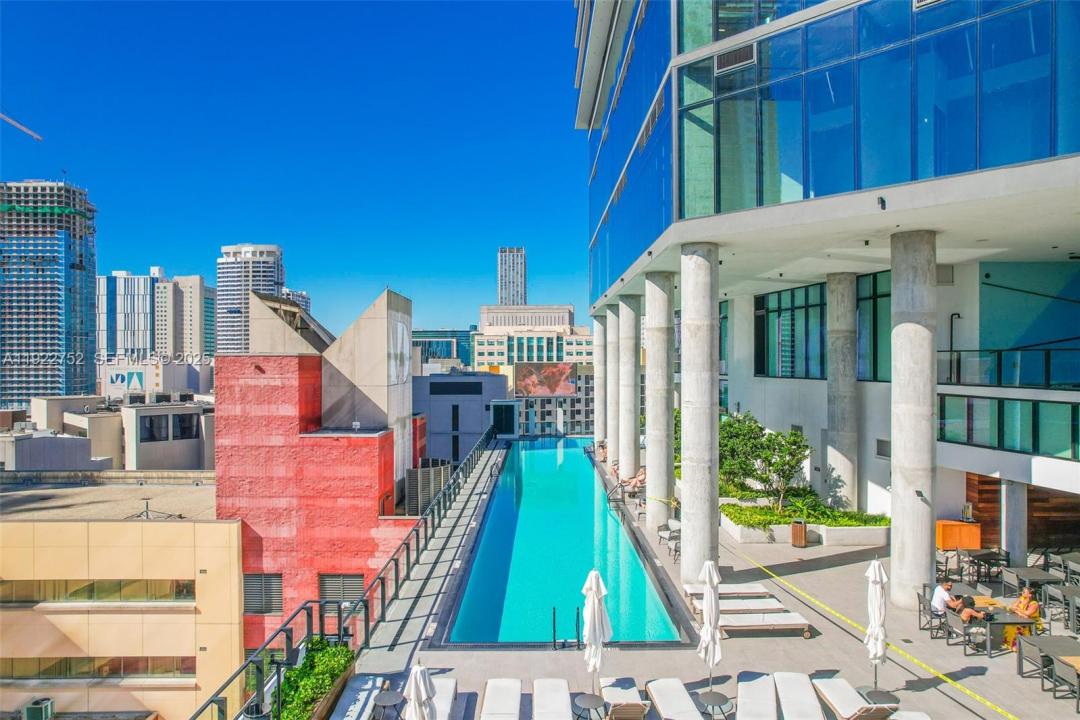 398 NE 5th St 2319, Miami, Florida 33132, USA