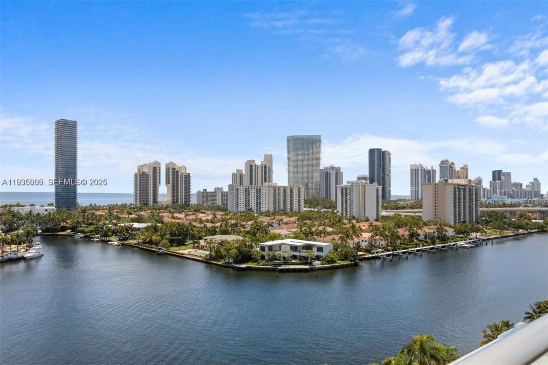 19707 Turnberry Way 17-E, Aventura, Floride 33180, États-Unis
