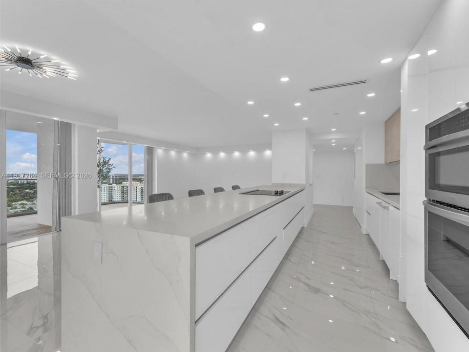 19707 Turnberry way 25D, Aventura, Florida 33180, USA