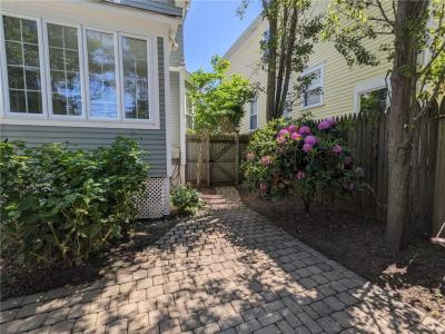 16 Dartmouth Street, Newport, RI 02840, USA