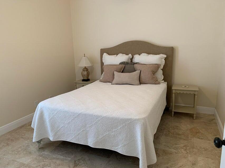 3950 Horse Trail, Loxahatchee, Florida 33470