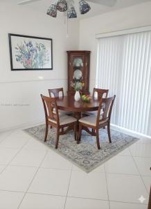 7649 E Granville Dr 301, Tamarac, Florida 33321, USA