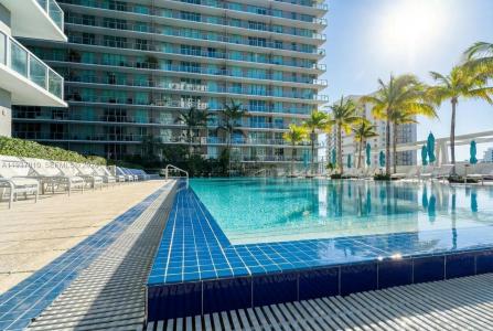 1111 SW 1st Ave 2420-N, Miami, Florida 33130, USA