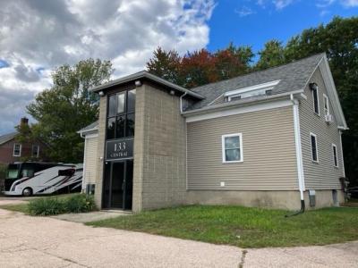 133 Central Street 2L, Warwick, RI 02886, USA