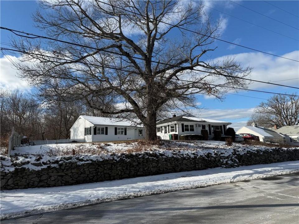 157 Jillson Avenue B, Woonsocket, Rhode Island 02895, États-Unis