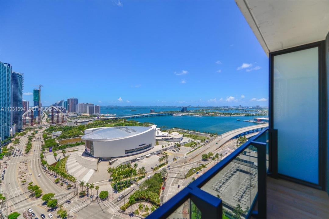 398 NE 5th St 2407, Miami, Floride 33132, États-Unis