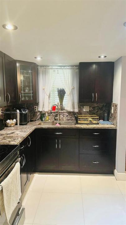 20401 NE 30th Ave 108-8, Aventura, Floride 33180, États-Unis