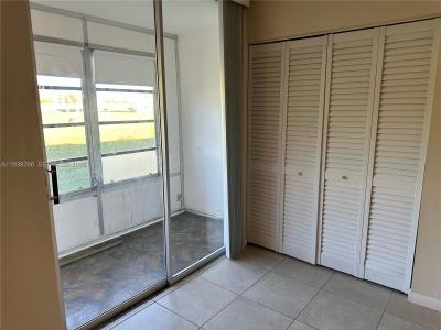 8851 Sunrise Lakes Blvd 112, Sunrise, Florida 33322, USA