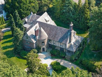 42 Masterton Road, Eastchester, New York 10708, USA