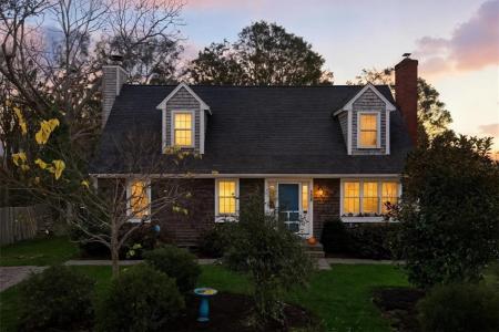 128 Maple Avenue, Little Compton, RI 02837, USA