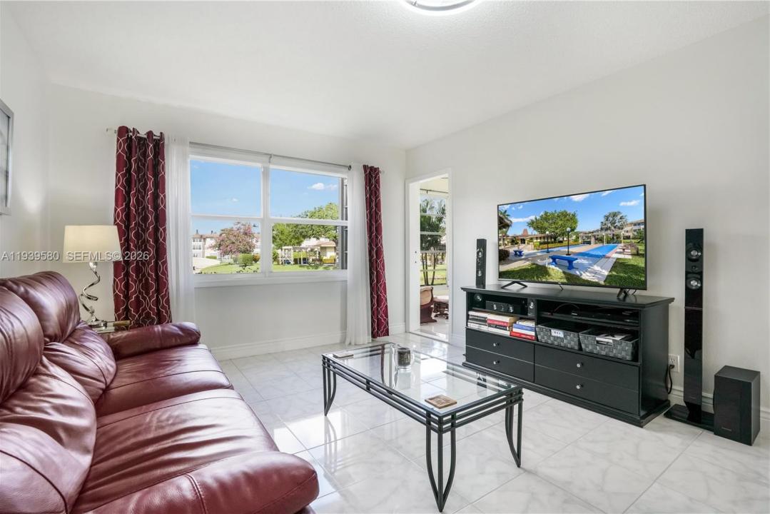 4801 NW 34th St 406, Lauderdale Lakes, Florida 33319, USA