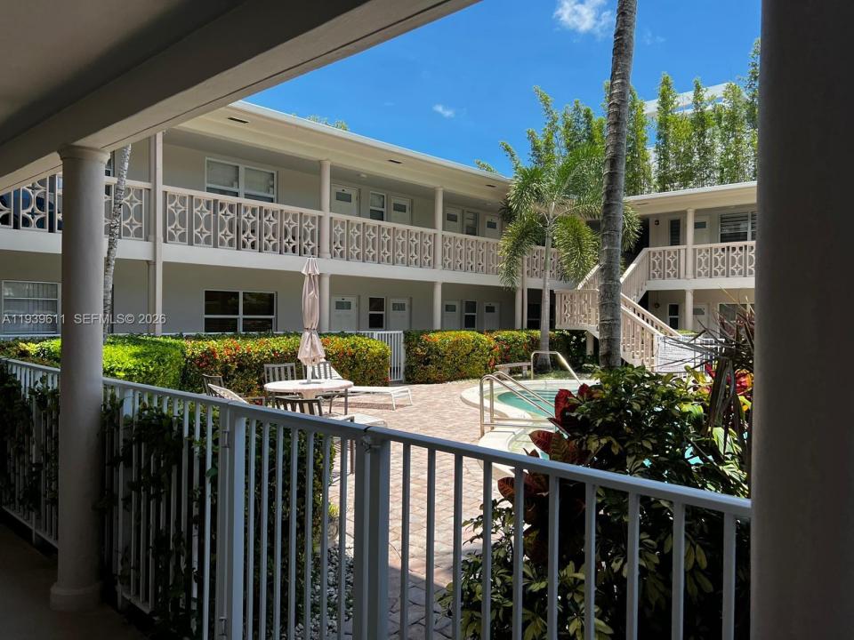 2701 NE 1st St 203, Pompano Beach, Florida 33062, USA