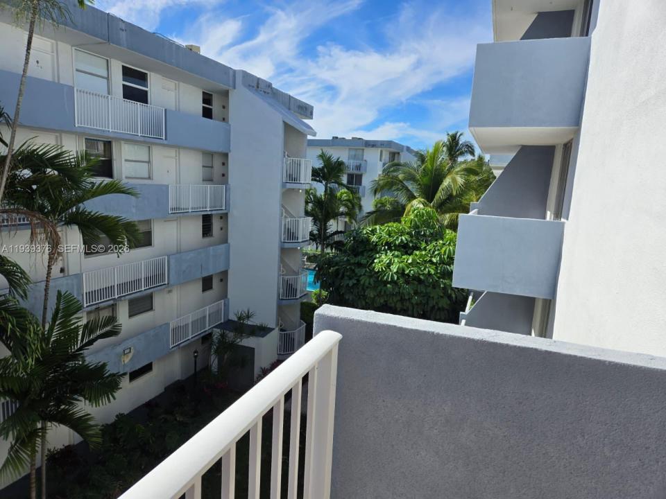 1801 S Treasure Dr 402, North Bay Village, Floride 33141, États-Unis