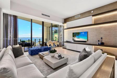 2821 S Bayshore Dr 19B, Miami, Florida 33133, USA