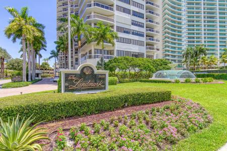 20185 E Country Club Drive 1709, Miami, Florida 33180, USA