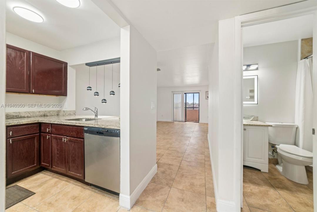880 NE 207th Ter 202-10, Miami, Floride 33179, États-Unis