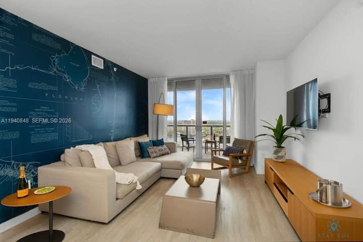 2602 E Hallandale Beach Blvd R2006, Hallandale Beach, Floride 33009, États-Unis