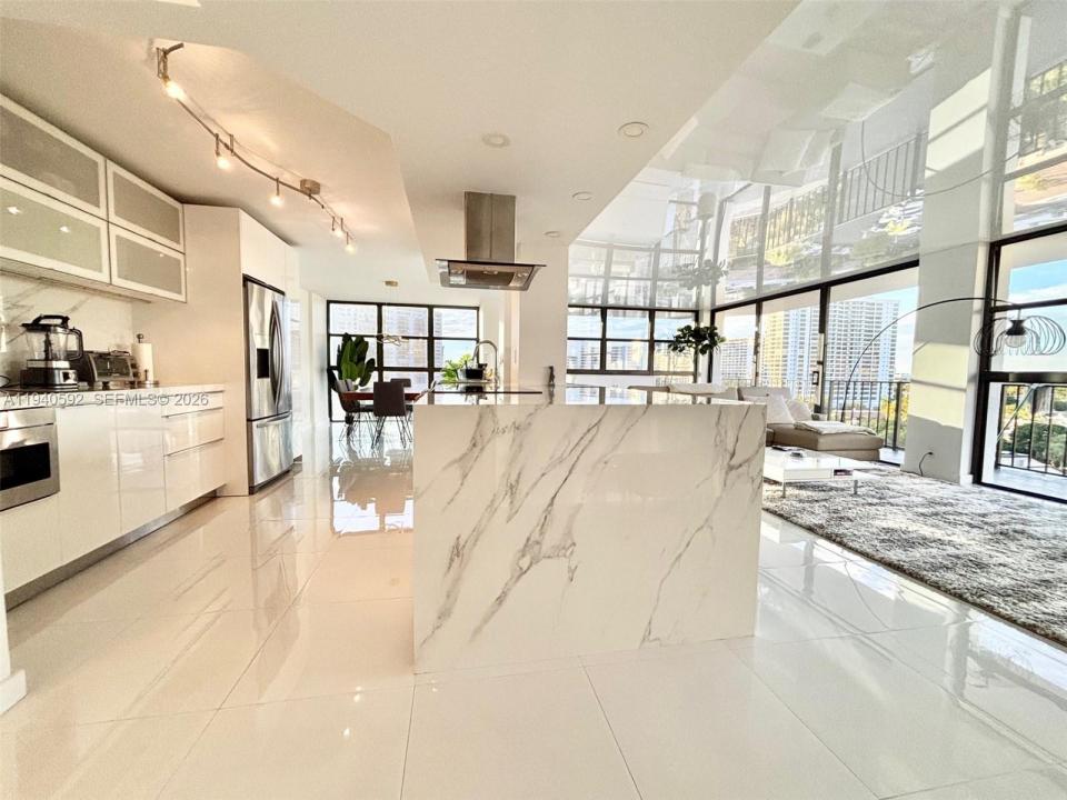 200 Leslie Dr 831, Hallandale Beach, Floride 33009, États-Unis