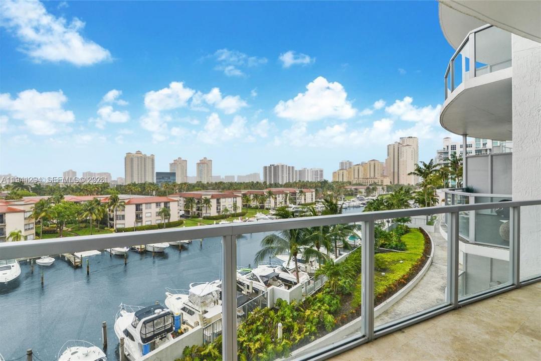 3029 NE 188th St 505, Aventura, Florida 33180, Estados Unidos