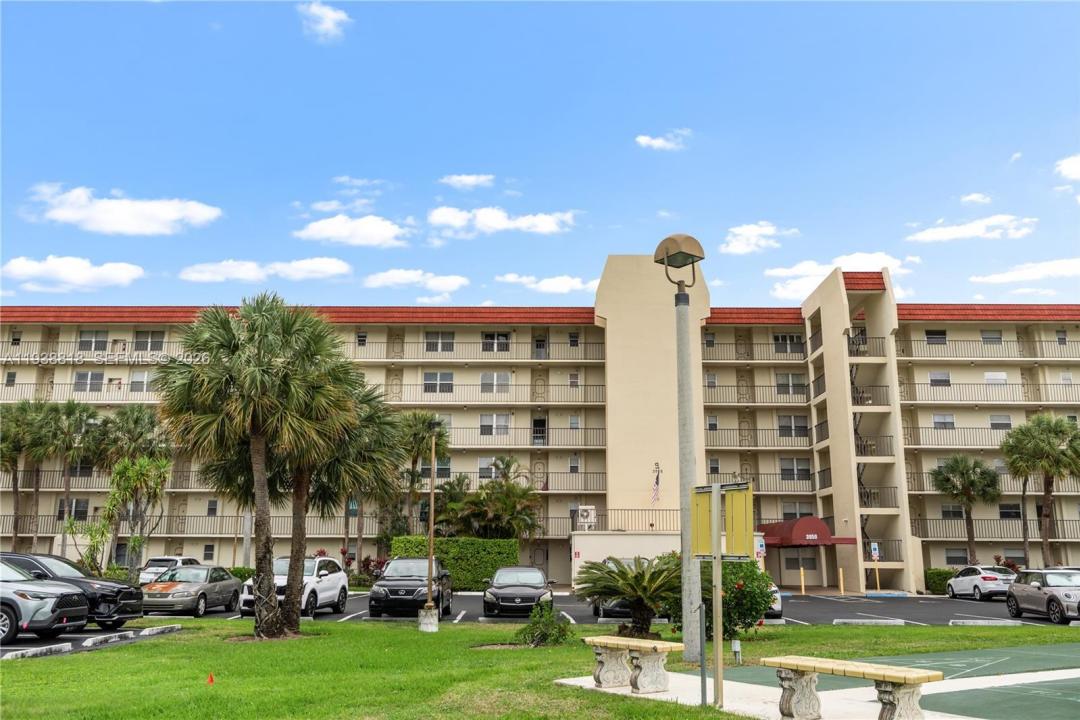 3959 Via Poinciana 605, Lake Worth, Floryda 33467, USA