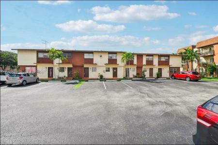 20 SW 108th Ave F7, Sweetwater, פלורידה 33174, ארצות הברית של אמריקה 