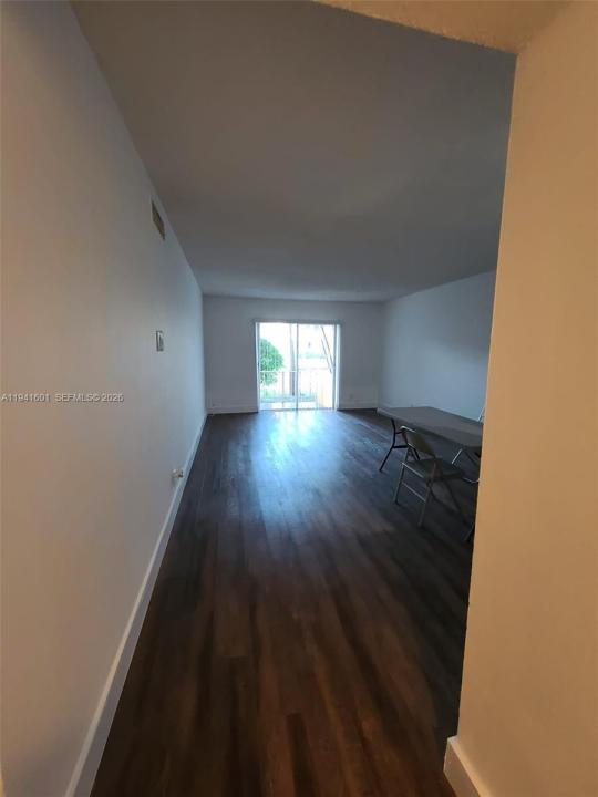 18111 NW 68th Ave G106, Hialeah, Floryda 33015, USA