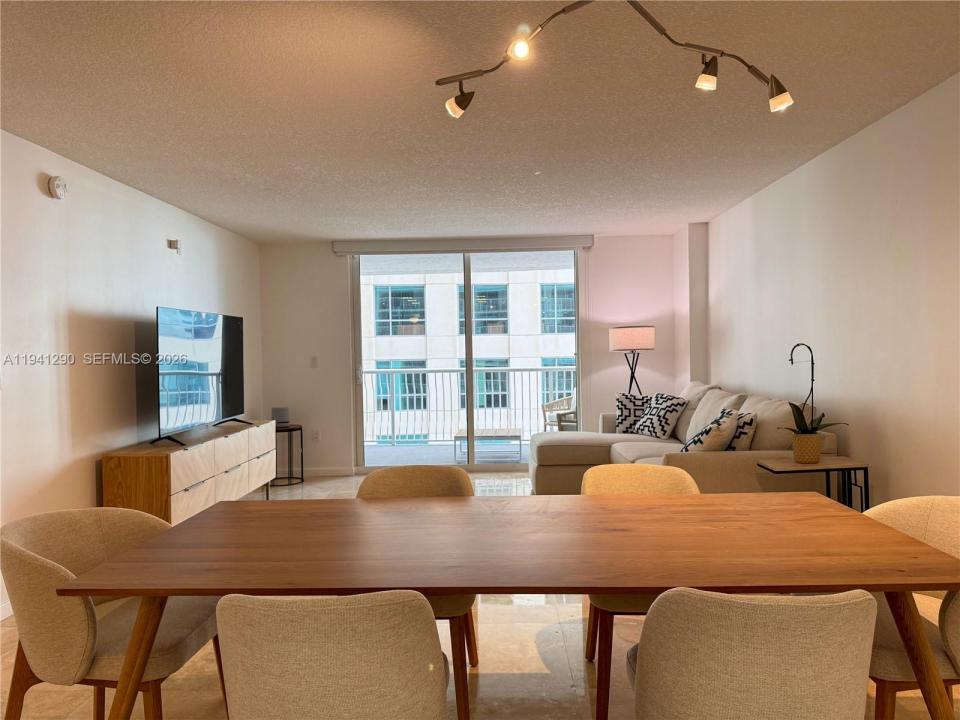 1200 Brickell Bay Dr 1708, Miami, Florida 33131