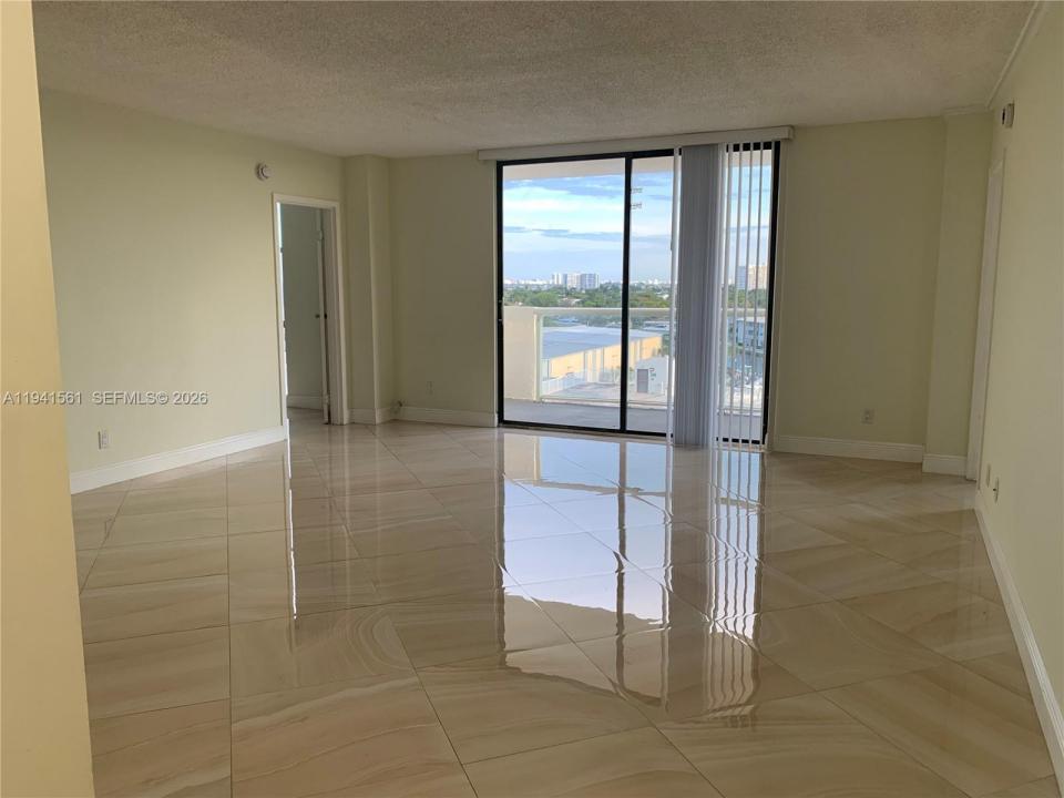 13499 Biscayne Blvd 710, North Miami, Florida 33181, USA