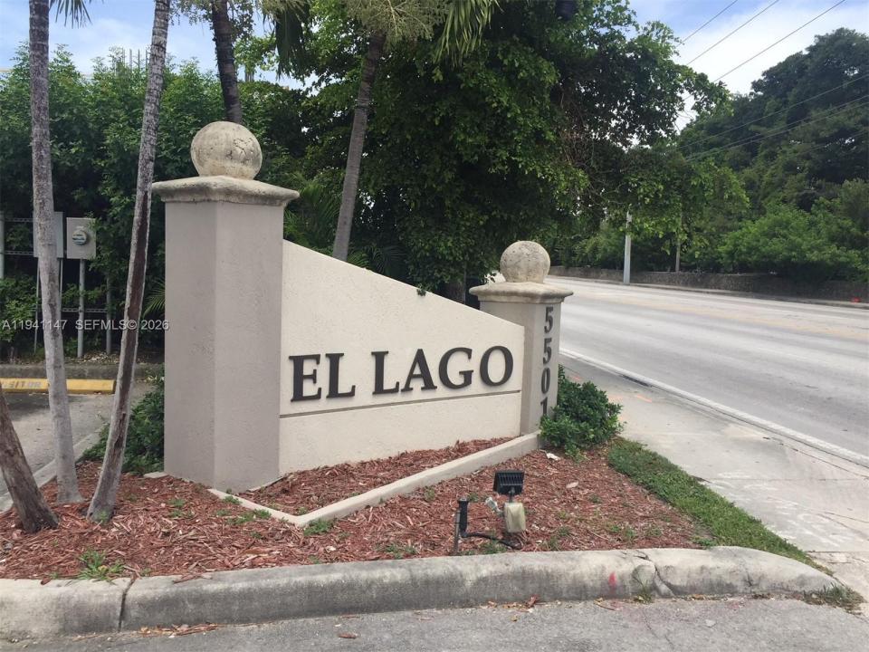 5505 NW 7th St W406, Miami, Florida 33126, Stati Uniti