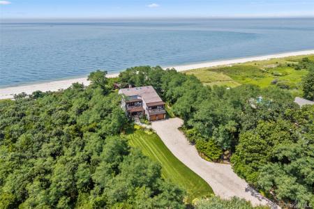 16 Old Field Woods Road, Brookhaven, New York 11733, États-Unis