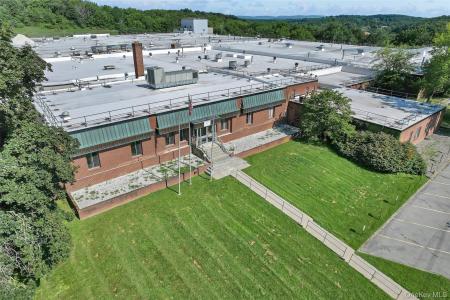 25 Oakland Avenue, Chester Town, Нью-Йорк 10918, Соединенные Штаты