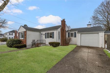 33 Moorland Avenue, Providence, RI 02908, USA