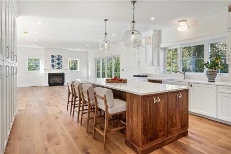 3 Knowlton Court, Bristol, Rhode Island 02809, USA