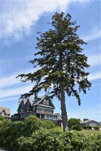 112 Noyes Neck Road, Westerly, Rhode Island 02891