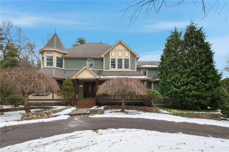 396 Love Lane, Warwick, RI 02818, USA