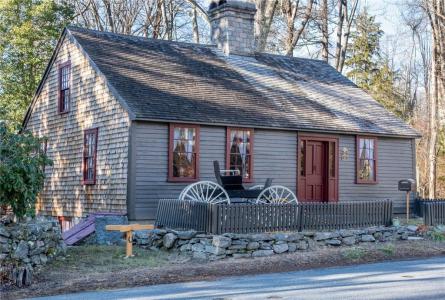 1724 South Road, South Kingstown, RI 02879, USA