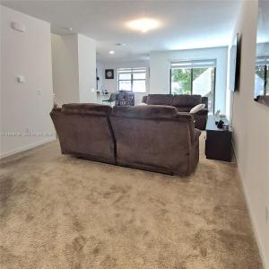 250 NW 33rd Ln, Pompano Beach, Florida 33069, USA