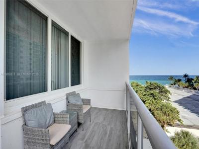 3725 S Ocean Dr 520, Hollywood, Florida 33019, USA