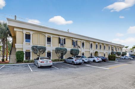 665 SE 10th Street 2, Deerfield Beach, Floride 33441, États-Unis