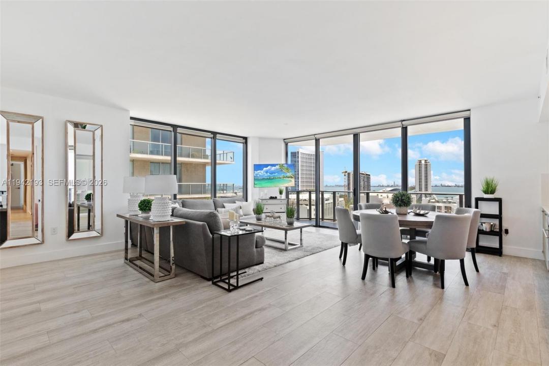 121 NE 34th St 1008, Miami, Florida 33137, USA