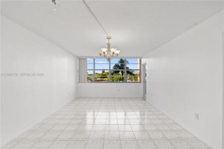 1351 NE Miami Gardens Dr 301E, Miami, Florida 33179, Estados Unidos