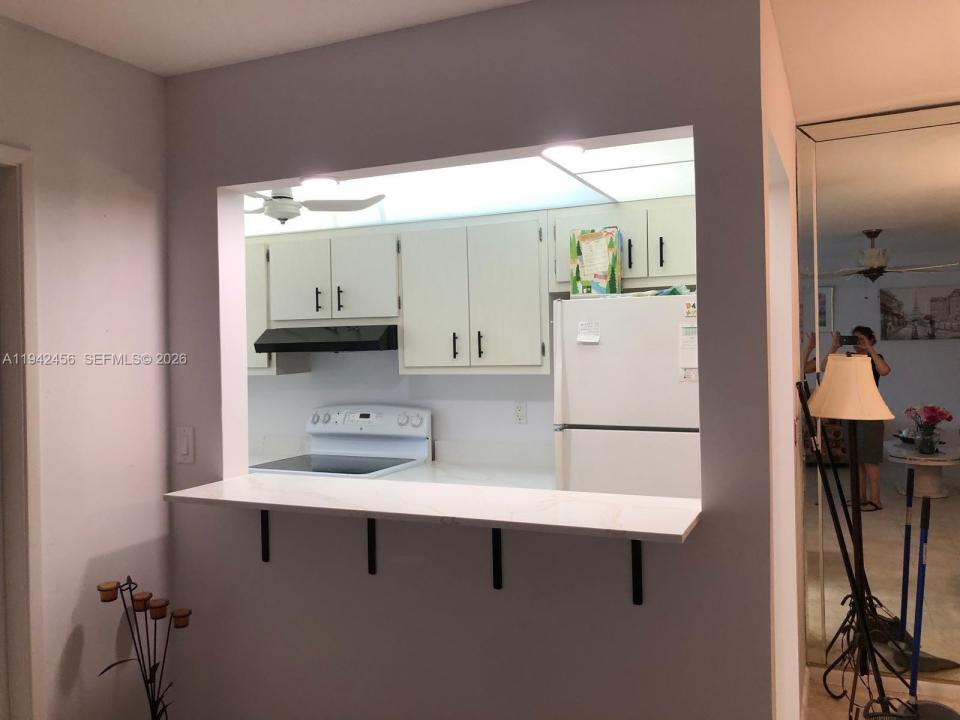 2541 NE 11th St 212, Pompano Beach, Florida 33062, Stati Uniti