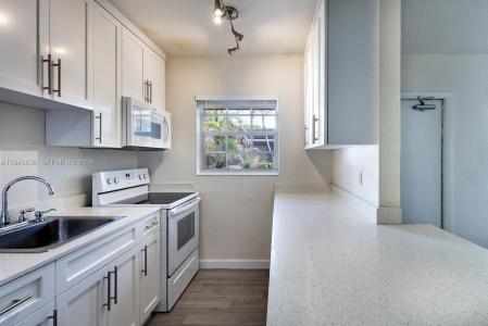6511 Santona St C18, Coral Gables, Florida 33146, USA