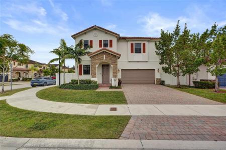 3504 W 94th St, Hialeah, Floryda 33018, USA