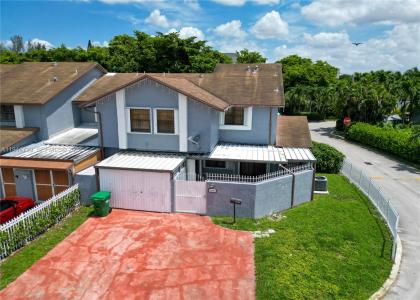 8093 NW 99 Street 2252, Hialeah Gardens, Florida 33016