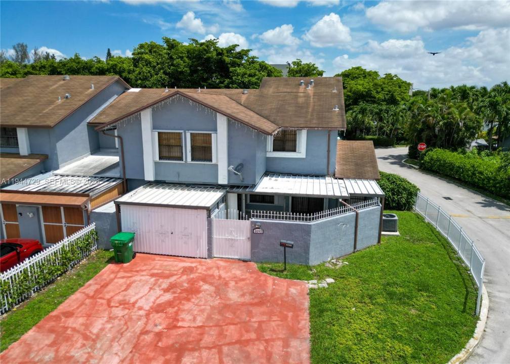 8093 NW 99 Street 2252, Hialeah Gardens, Florida 33016